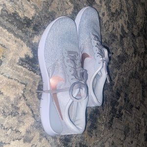 Nike Flex Contact size 7, very gently used